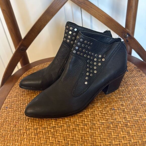 1. State black leather grommet black bootie 6 - Picture 4 of 10